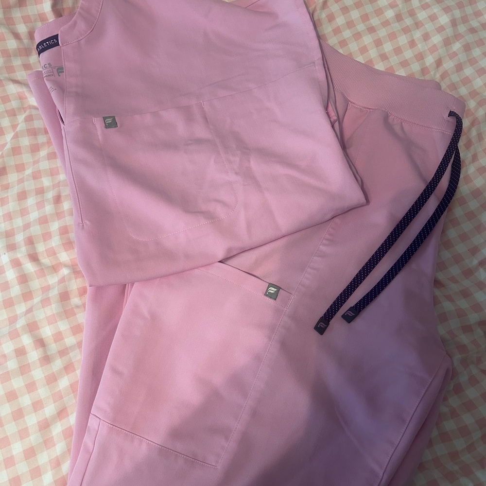 Fabletics Scrub Set - image 1